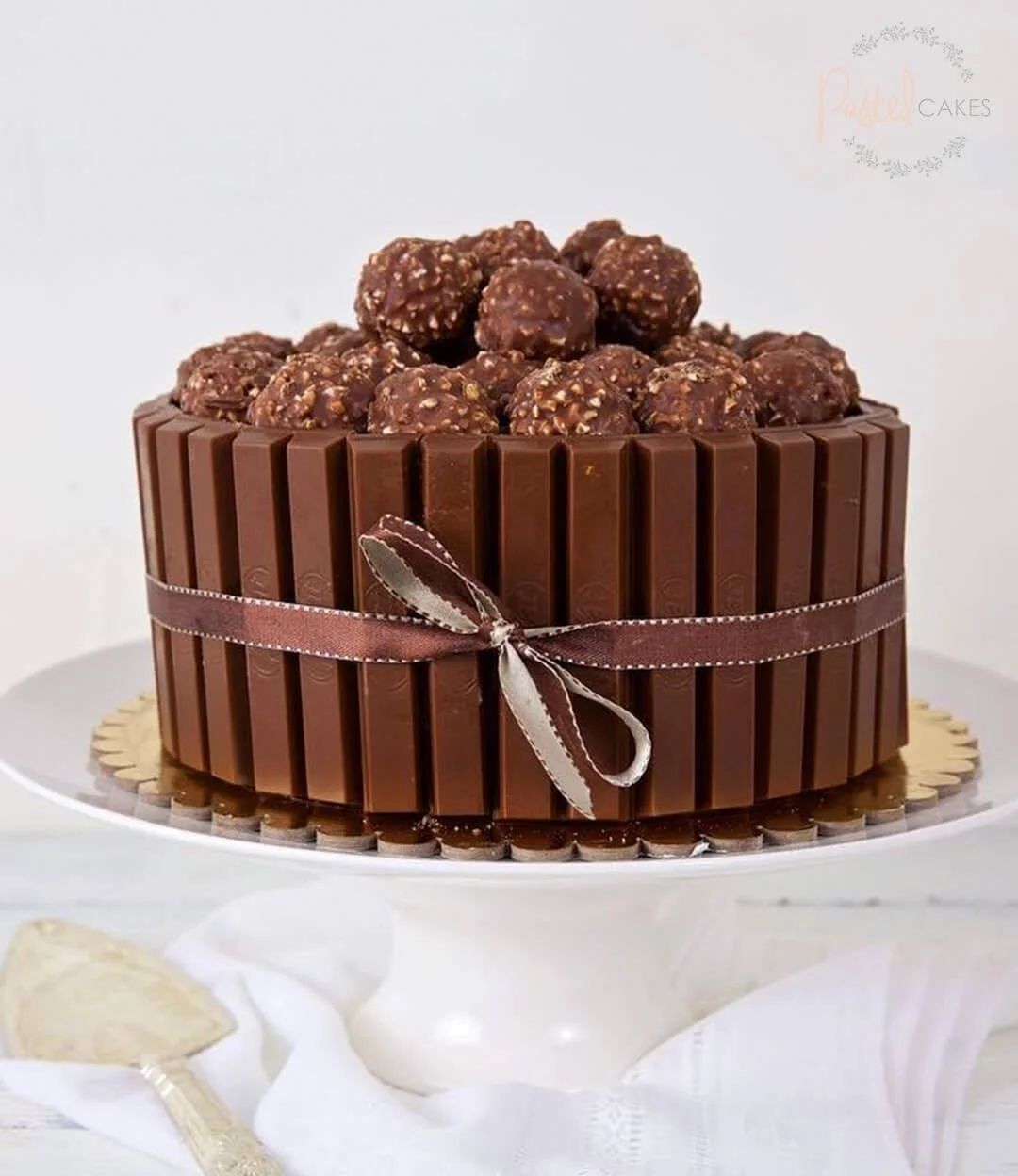 Ferrero Cake by Pastel Cakes 
