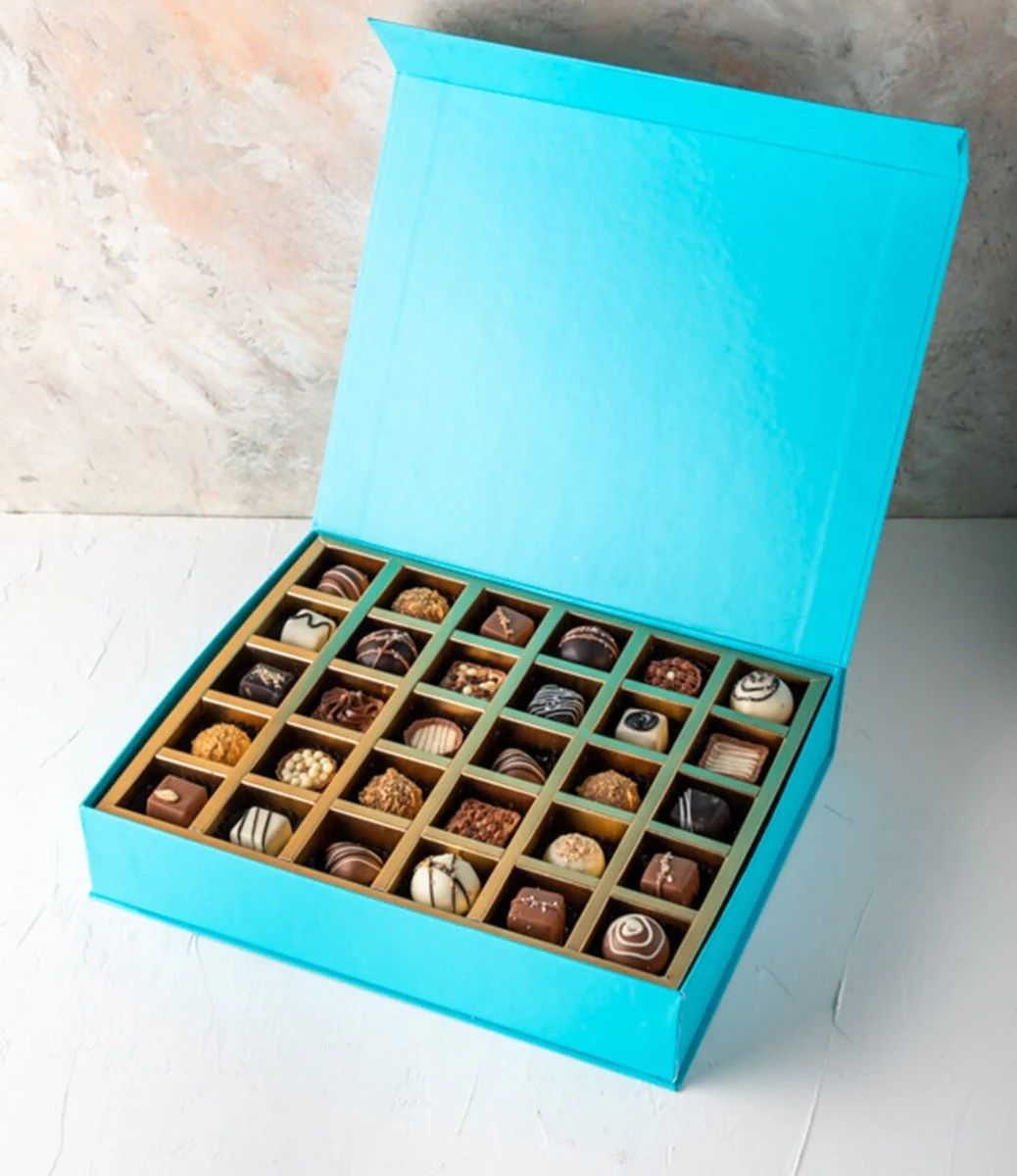 علبة هدايا تحتوي على 30 قطعة من الشوكولاتة المتنوعة من إن جاي دي 