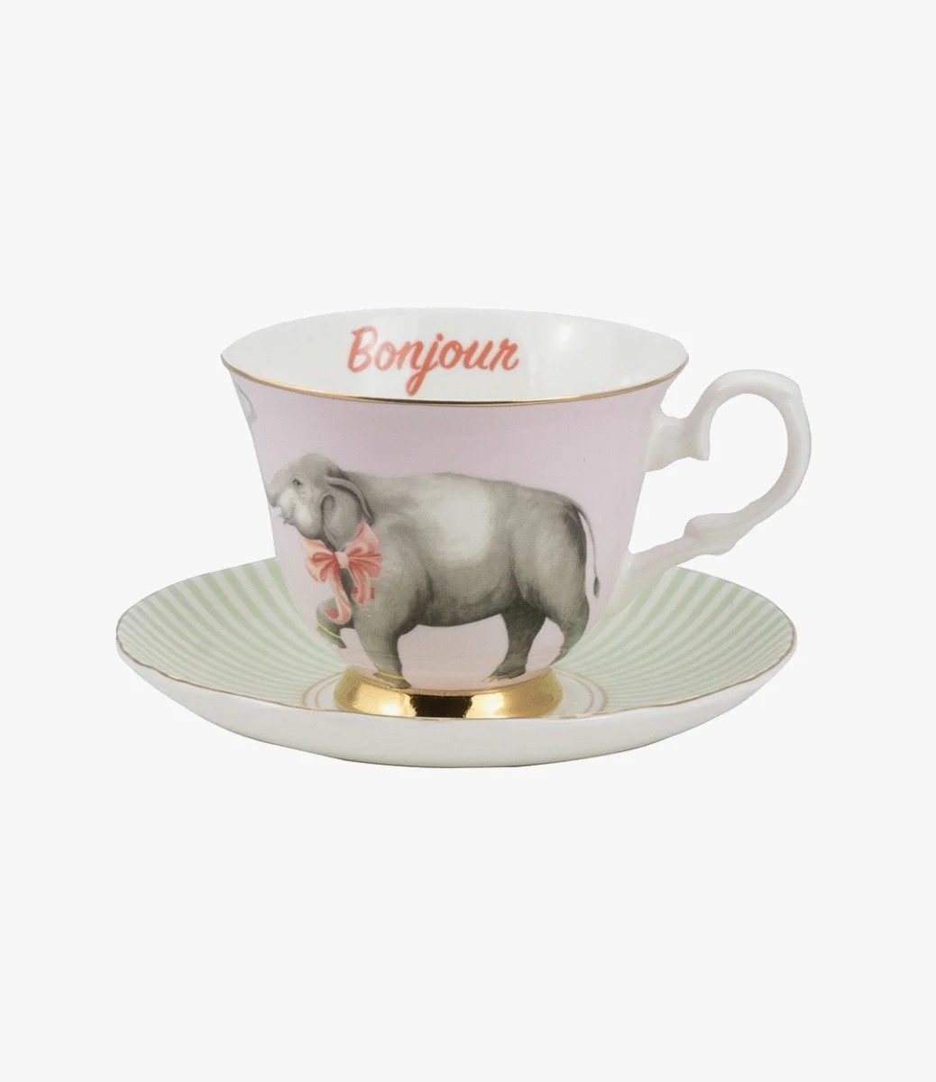 فنجان شاي وصحن فيل من إيفون إلين