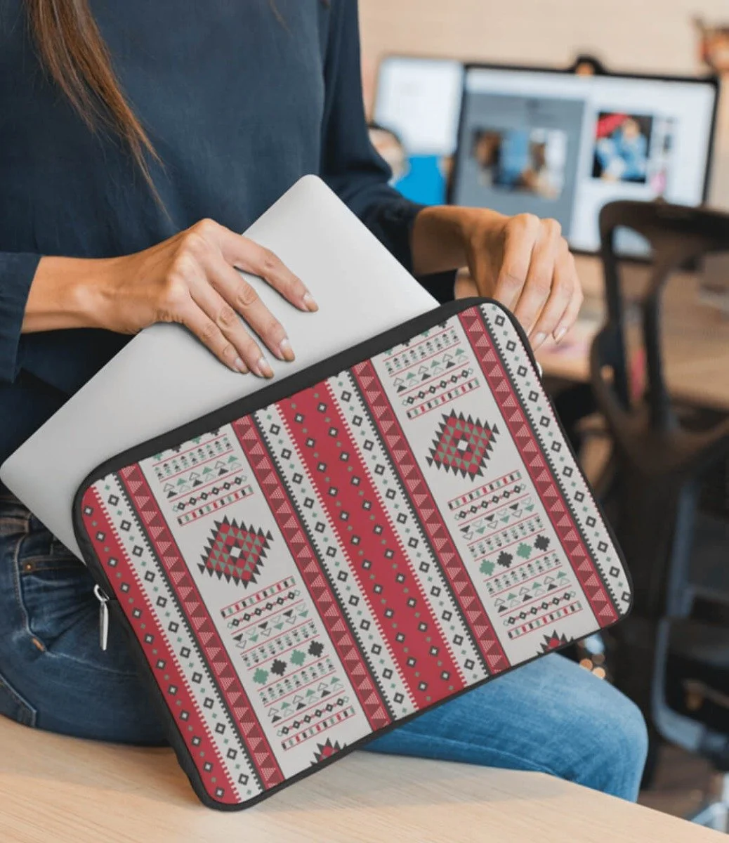 laptop case with saudi vintage design 