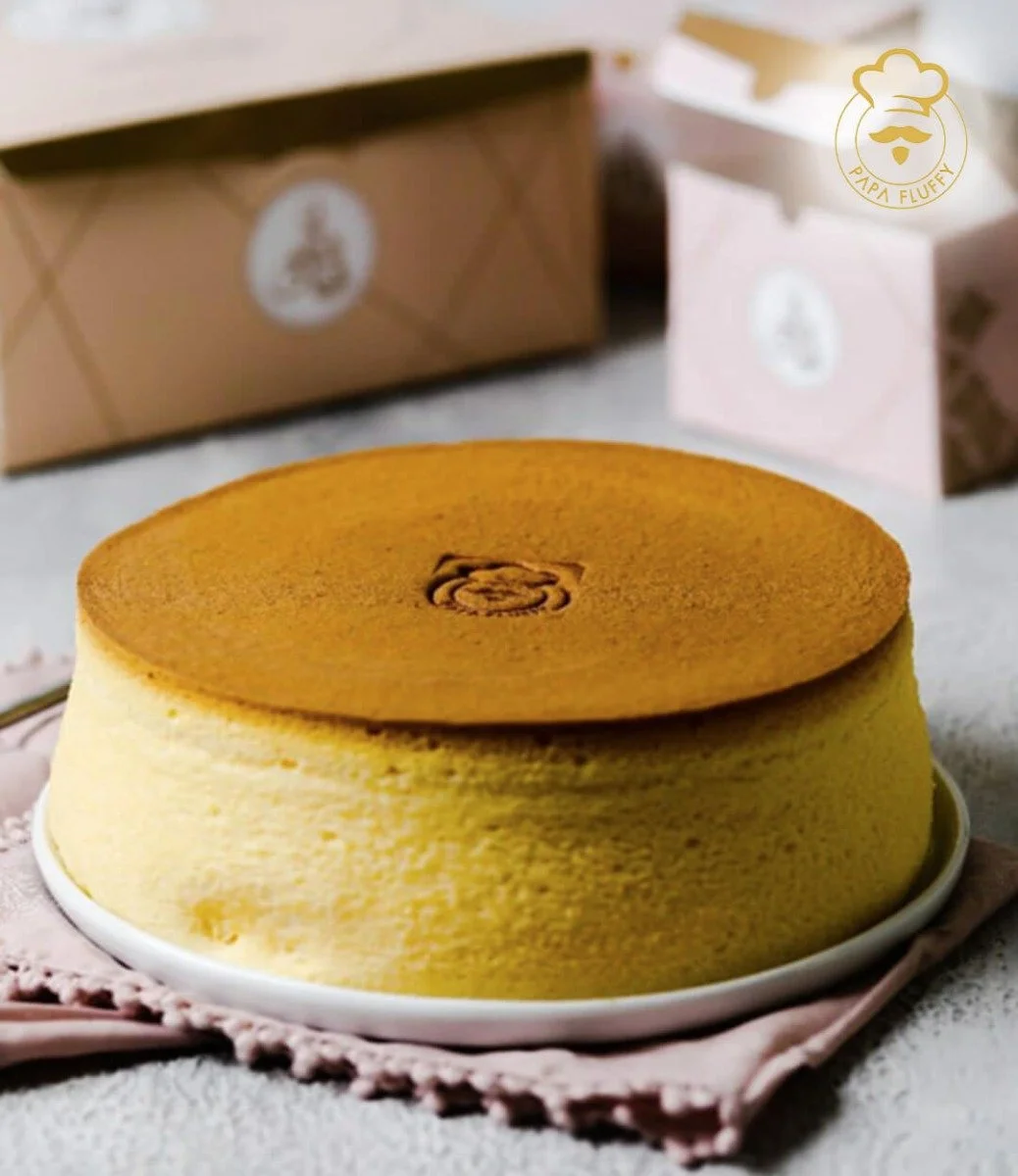 Large Japanese Classic Vanilla Cheesecake by Papa Fluffy