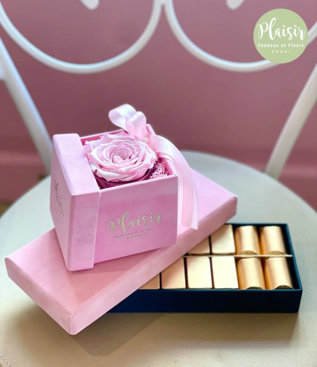 Single Infinity Rose and Patchi Chocolate Giftset in Pink by Plaisir