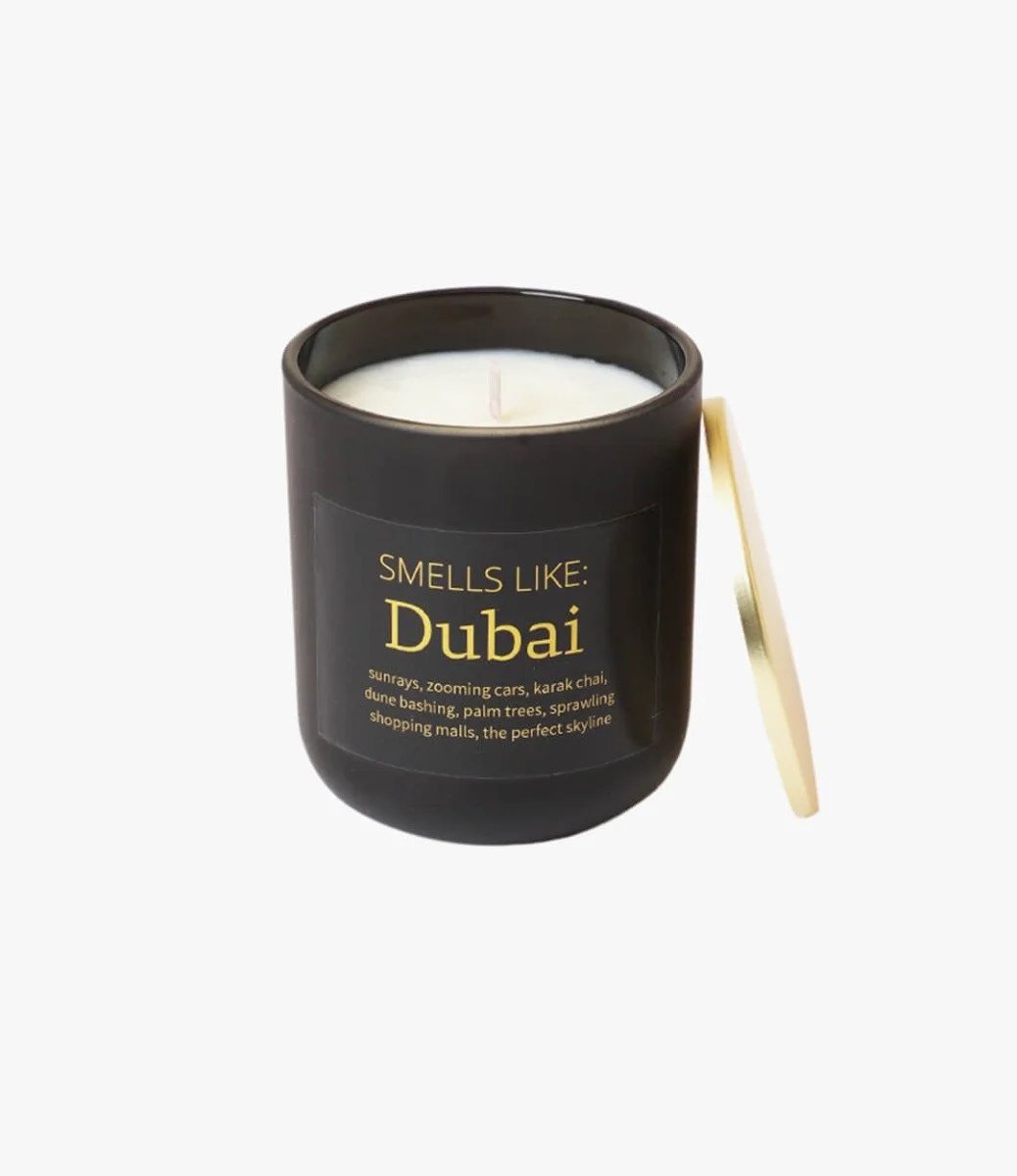 شمعة برائحة زهرة دبي المعطرة بخشب الصندل