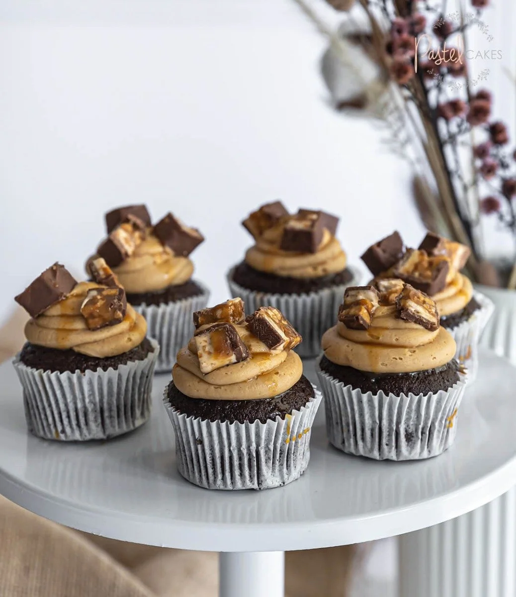 6 Snickers Cupcakes by Pastel Cakes