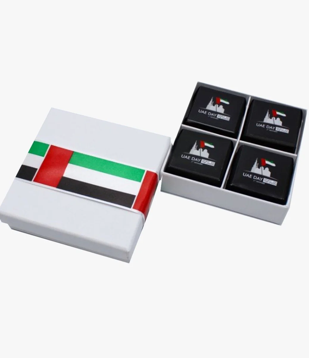 غلاف علم الإمارات - صندوق هدايا اليوم الوطني 80 جرام- عبوة من 10 علب من لو شوكليتير 