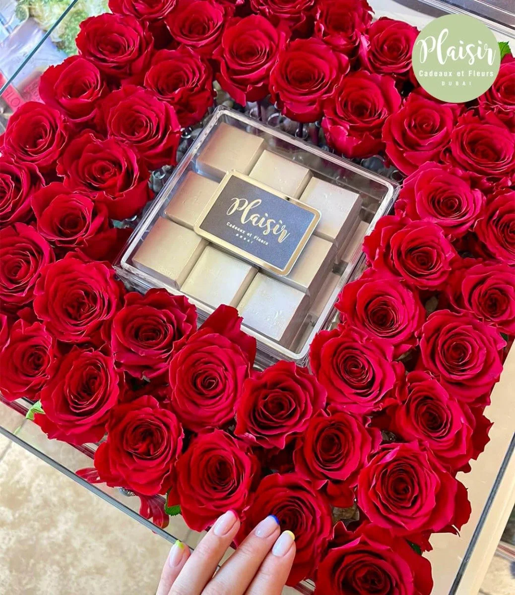 صندوق أكريليك من الشوكولاتة وزهور حمراء منعشة من بليزير