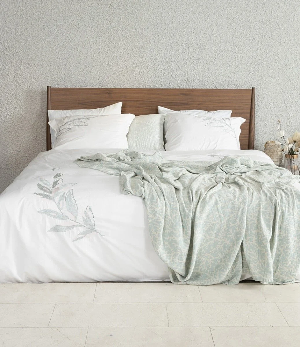 ملاءة سرير بأشكال ورق شجر