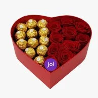 صندوق شوكولاتة وورود أحمر متوسط بشكل قلب 