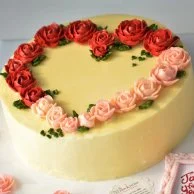 Heart of Roses Cake by Sweet Celebrationz 