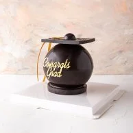 قبعة تخرج شوكولاتة ثلاثية الأبعاد من إن جيه دي