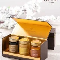 مجموعة هدايا العسل من بتيل وباقة الزهور