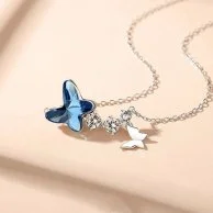 Blue Vania Necklace by La Flor