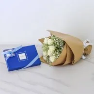 بوكس بونبون مع باقة زهور من ليلاك (24 حبة)
