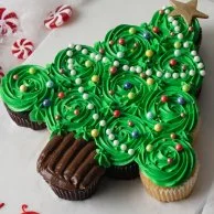 Christmas Tree Pull-apart Cupcakes by Cake Social
