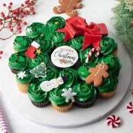 Christmas Wreath Pull-apart Cupcakes by Cake Social