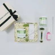 مجموعة هدايا كلينس بتصميم أخضر  من إينا كارتون
