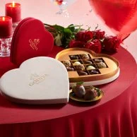علبة هدايا شوكولاتة قلب بيج 12 قطعة من جوديفا
