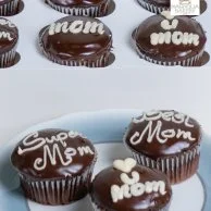 Sweet Sayings Cupcakes by Magnolia Bakery 