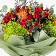 Hand Bouquet & Qamara Date Box Medium by Bateel Bundle