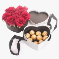 صندوق شوكولاتة وزهور غارق في الحب
