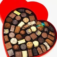 صندوق شوكولاتة كبير بشكل قلب من جيف دي بروج