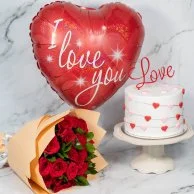 كيكة الحب وبوكيه الورد الاحمر من سيكريتس