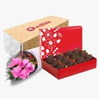 Lovely Berries & Flowers Box by Edible Arrangements