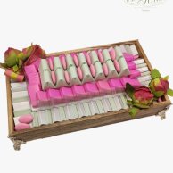 Luxury Mixed Chocolate wooden Tray 1.5 Kg - Pink