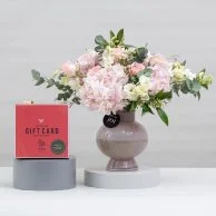 باقة هدايا تنسيق الزهور الكوبية الوردية + خدمة باديكير ومانيكير فاخرة من أس بي أس سبا