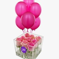 باقة الورود والبالونات الوردية