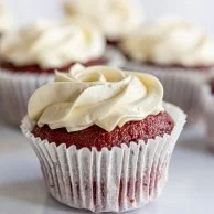 Red Velvet Cupcakes (Box of 6) by Pastel Cakes 