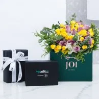 باقة اشتراك شاهد في آي بي مع صندوق فاخر من الزهور
