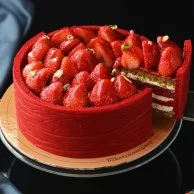 Strawberry Tahiti Cake by Bakery & Company