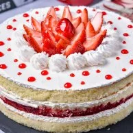 Strawberry Vanilla Cake by La Mode