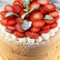 Strawberry Vanilla Cake by Yamanote Atelier