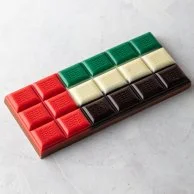بار شوكولاتة بتصميم علم الإمارات