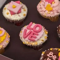 Valentine's Box of 6 Cupcakes by Hummingbird