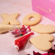 Valentine's DIY Cookie Box by Hummingbird