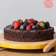 Vegan Berry Chocolate Cake by Dsrt Lab 