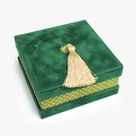 صندوق تمور مخملي أخضر صغير من فوري وجالاند