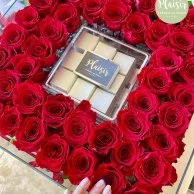 صندوق أكريليك من الشوكولاتة وزهور حمراء منعشة من بليزير