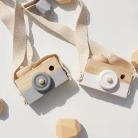 لعبة كاميرا خشبية باللون الرمادي من ارك تشيلدرن