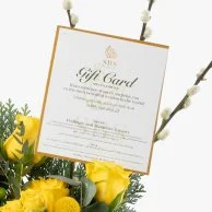 باقة هدايا تنسيق زهور لون أصفر وبطاقة إهداء تنظيف يدين مع لون من أس بي أس سبا