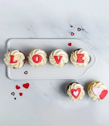6 Assorted Love Cupcakes By Sugar Daddy'S Bakery 