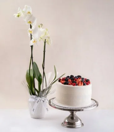  Berry Cake by Sugar & Orchids Daddy's Bakery