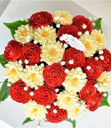 The Amazing Mini Flower Cupcakes Bouquet from Sweet Celebrationz
