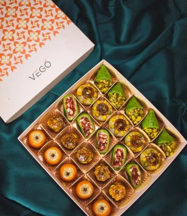 Traditional Mithai Box of 25 pcs by Vego Cafe