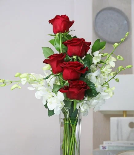 The Elegant Twist Roses Arrangement