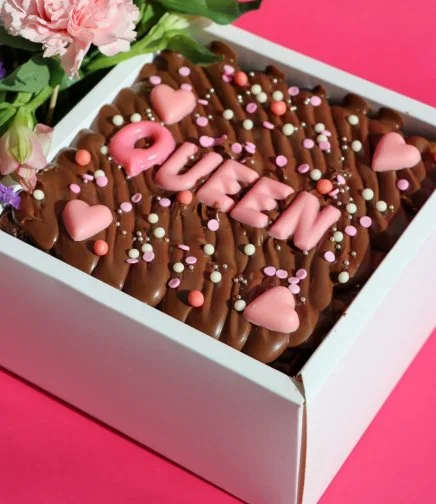 Women's Day Brownie & Bouquet Gift Box by Oh Fudge