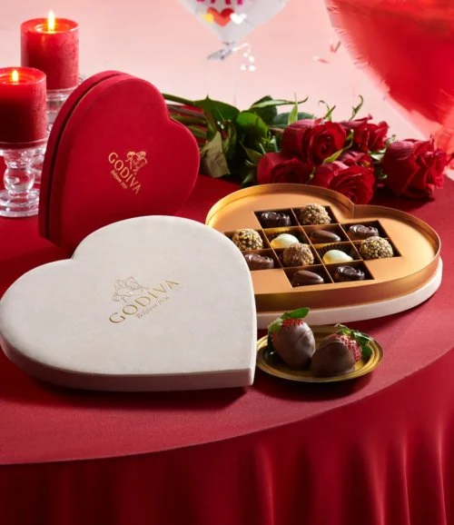 علبة هدايا شوكولاتة قلب بلون احمر 12 قطعة من جوديفا